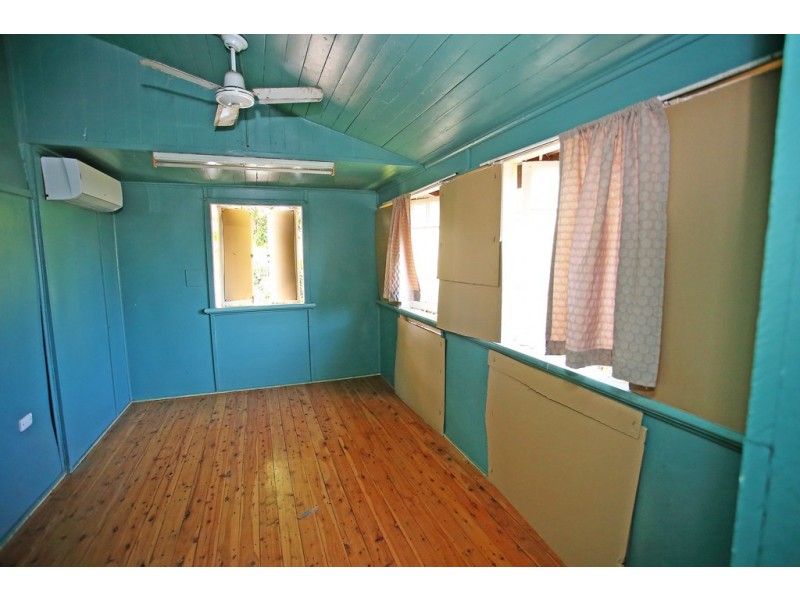 18 Abbott Street, Oonoonba QLD 4811