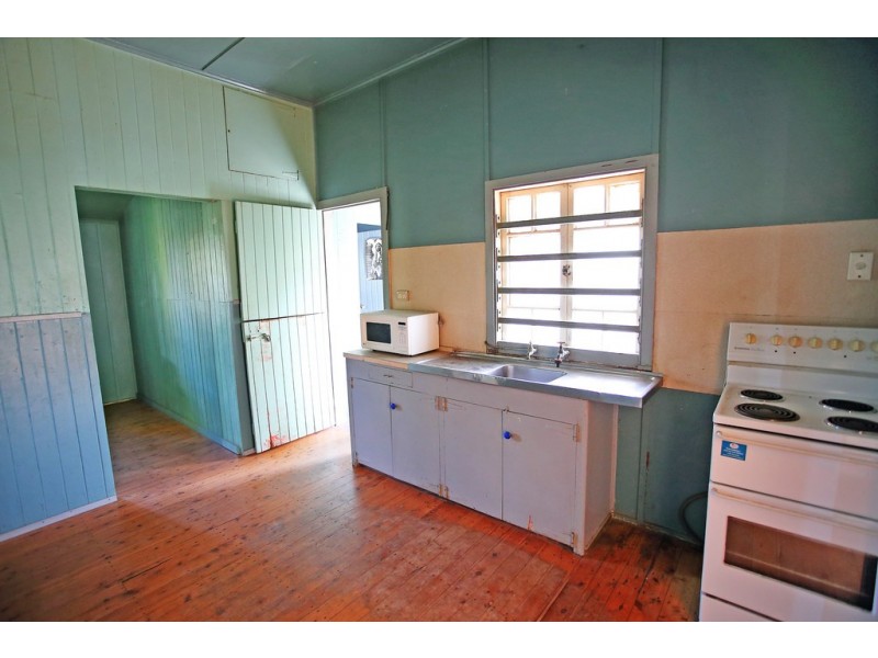 18 Abbott Street, Oonoonba QLD 4811