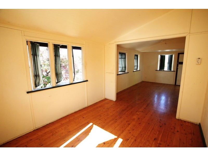 18 Abbott Street, Oonoonba QLD 4811