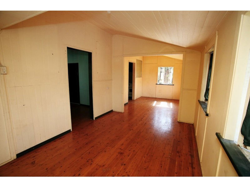 18 Abbott Street, Oonoonba QLD 4811