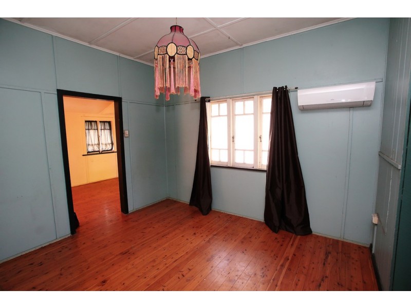 18 Abbott Street, Oonoonba QLD 4811