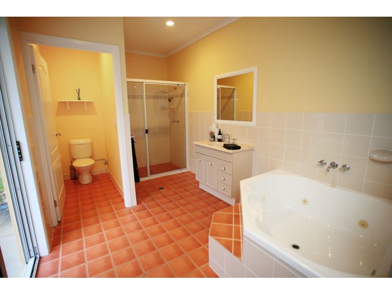 38A Golf Links Drive, Kirwan QLD 4817