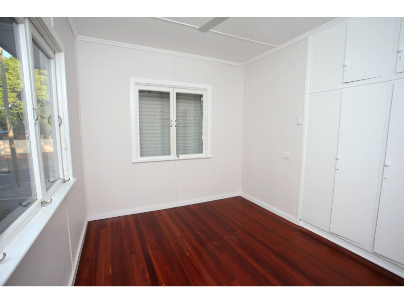 73 Campbell Street, Hermit Park QLD 4812