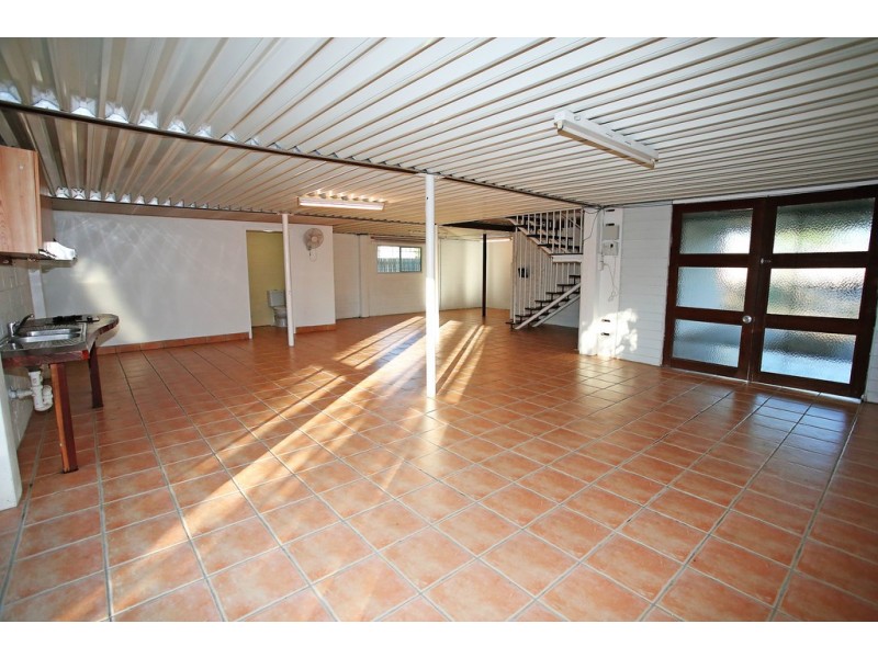 73 Campbell Street, Hermit Park QLD 4812