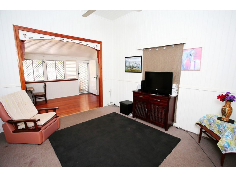 74 Ninth Avenue, Railway Estate QLD 4810