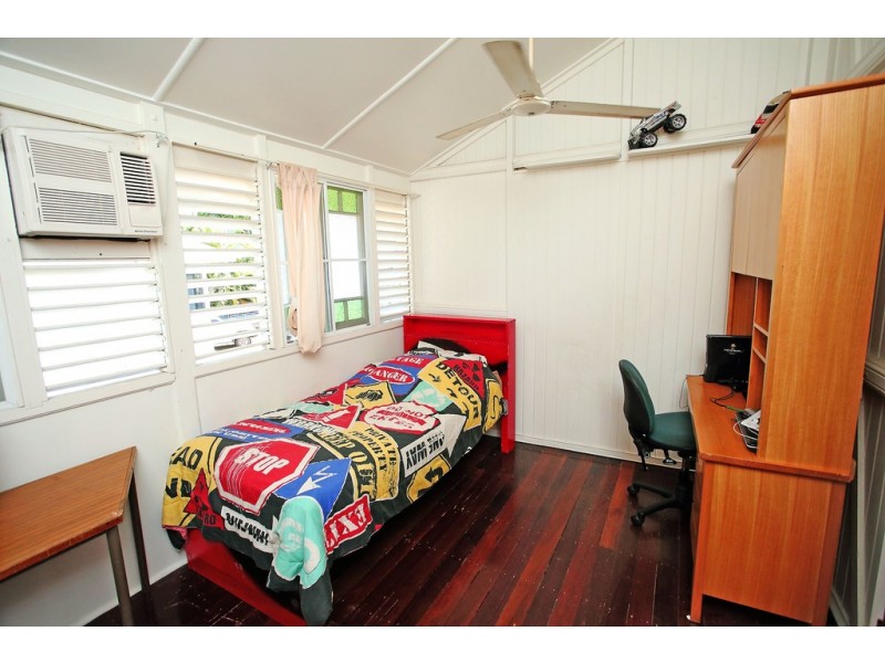 74 Ninth Avenue, Railway Estate QLD 4810