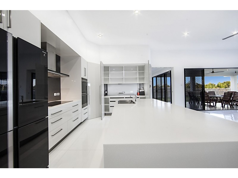 8 Pongamia Parade, Mount Low QLD 4818