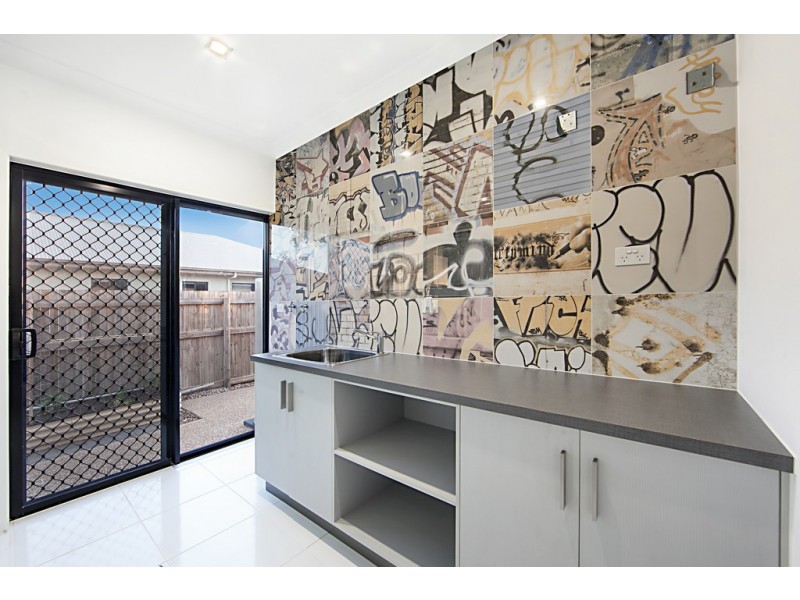 8 Pongamia Parade, Mount Low QLD 4818