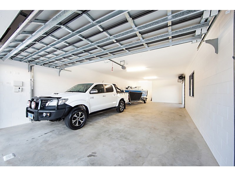 8 Pongamia Parade, Mount Low QLD 4818