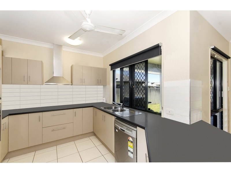 1 Dampier Crescent, Burdell QLD 4818