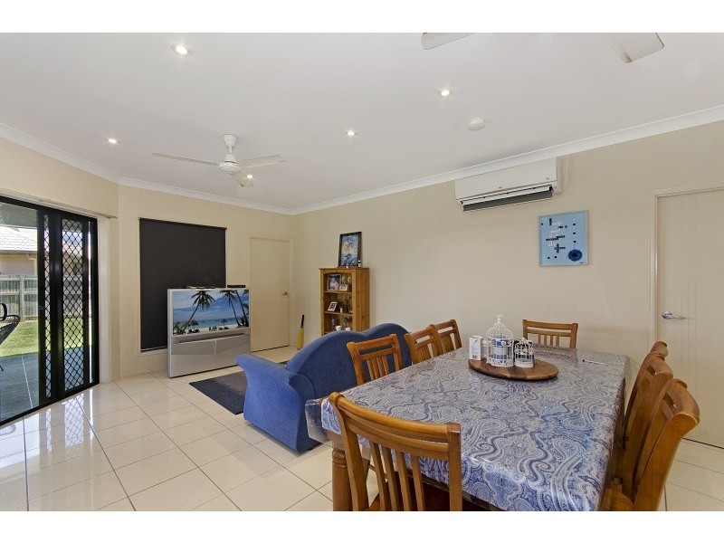 1 Dampier Crescent, Burdell QLD 4818