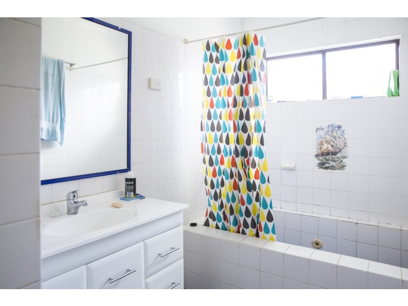 2 Mango Avenue, Mundingburra QLD 4812