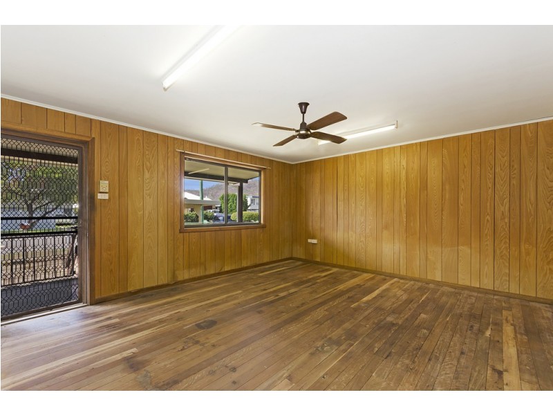 24 Gilliat Street, Wulguru QLD 4811