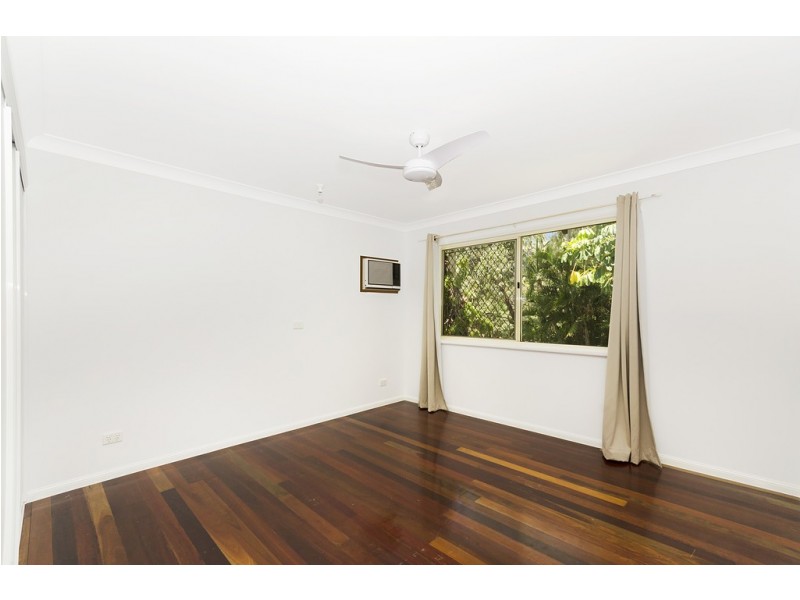 13 Island Street, Saunders Beach QLD 4818