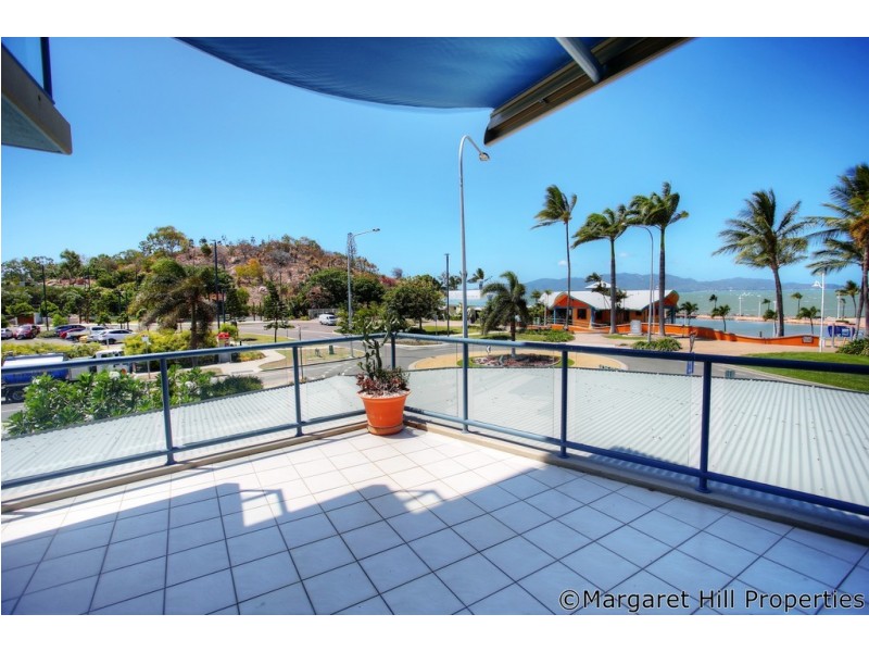 1/120 The Strand, North Ward QLD 4810