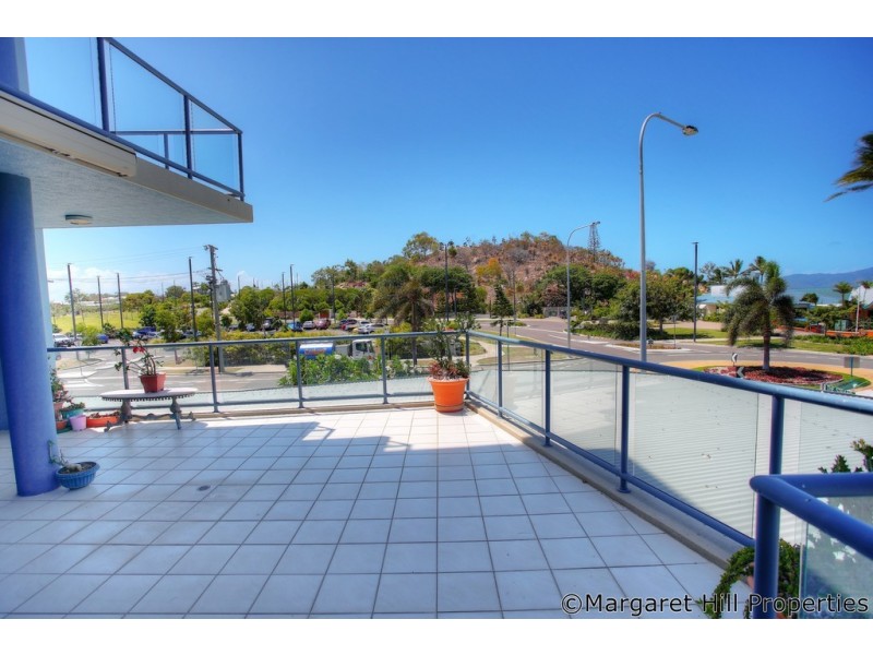 1/120 The Strand, North Ward QLD 4810
