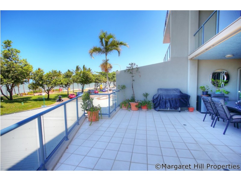 1/120 The Strand, North Ward QLD 4810