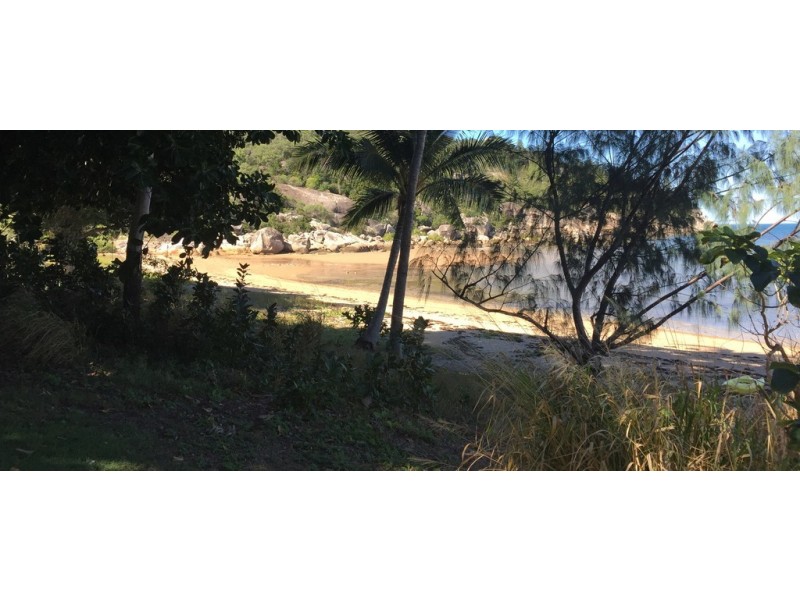 8 /11-19 Esplanade, Picnic Bay QLD 4819