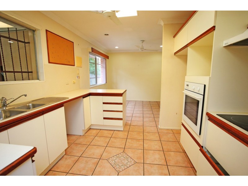 10 Weaver Street, Heatley QLD 4814