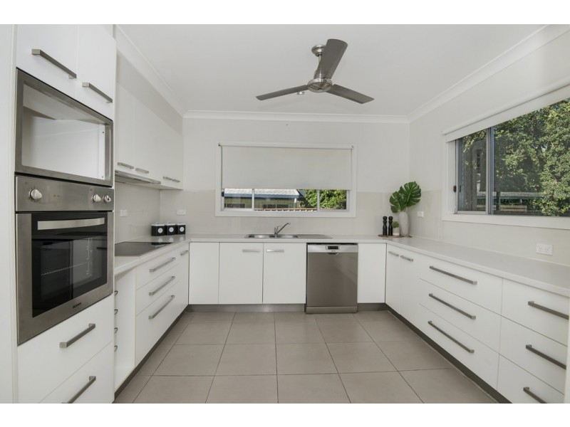 28 Peter Street, Kelso QLD 4815