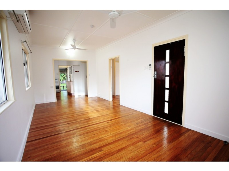 1 Cowley Street, West End QLD 4810