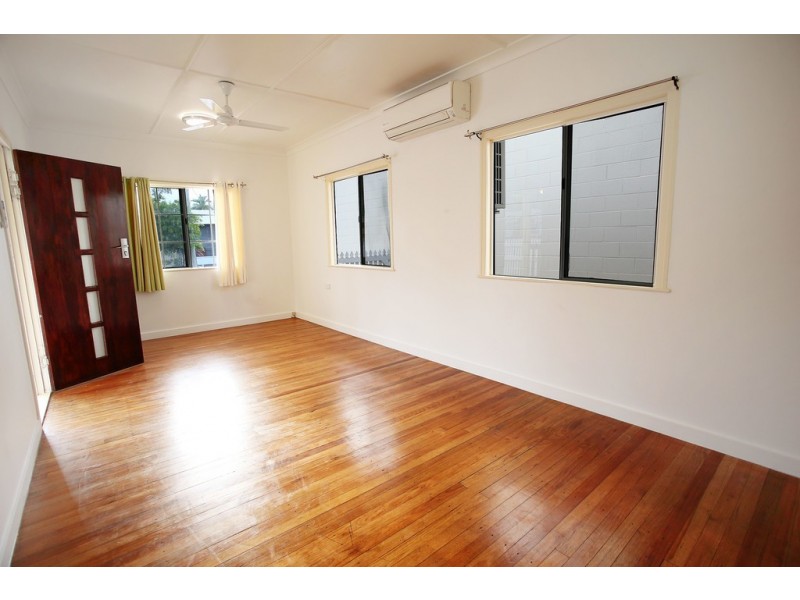 1 Cowley Street, West End QLD 4810