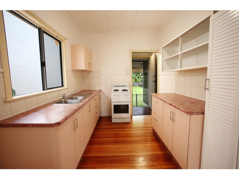 1 Cowley Street, West End QLD 4810