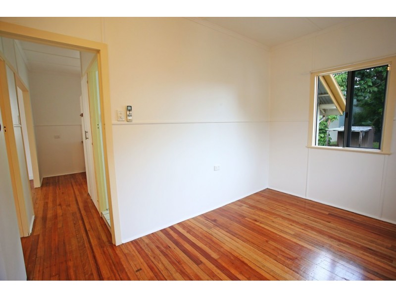 1 Cowley Street, West End QLD 4810