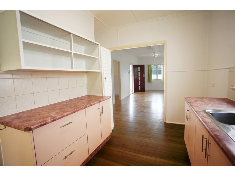 1 Cowley Street, West End QLD 4810