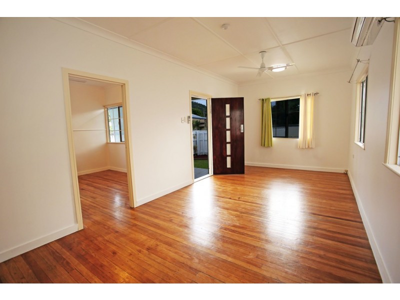 1 Cowley Street, West End QLD 4810