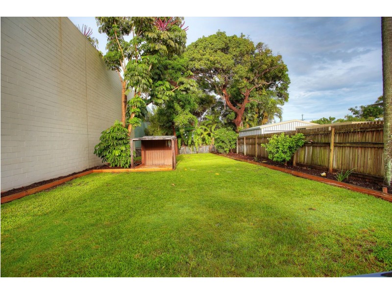 1 Cowley Street, West End QLD 4810