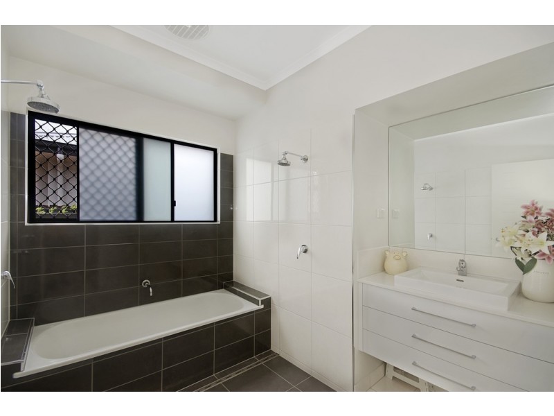 73 Iona Avenue, Burdell QLD 4818