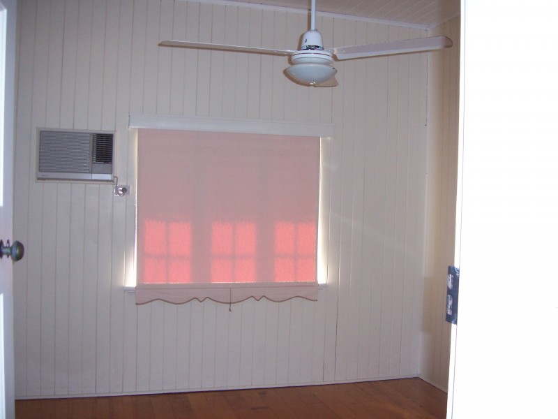 56 Cheyne Street, Pimlico QLD 4812