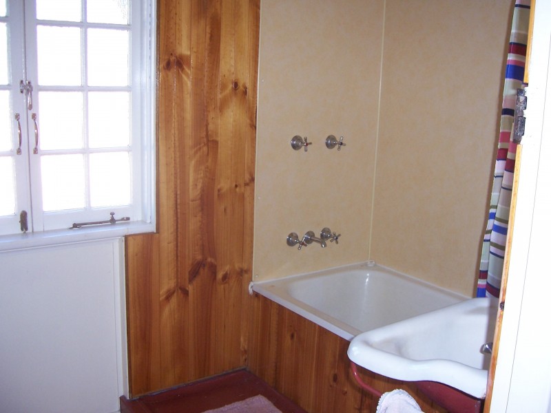 56 Cheyne Street, Pimlico QLD 4812