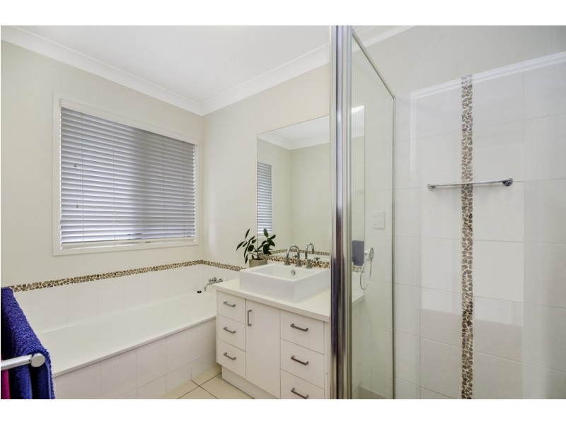 8 Hempel Street, Bushland Beach QLD 4818