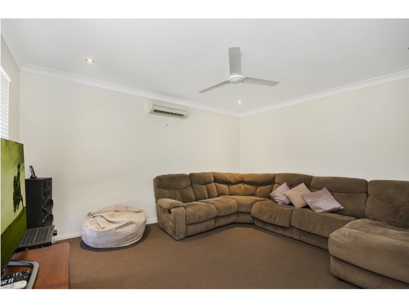 8 Hempel Street, Bushland Beach QLD 4818