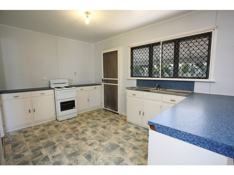 12 Nyora Street, Currajong QLD 4812