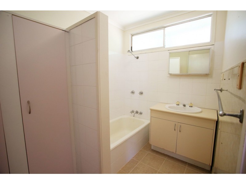 11 Karanya Street, Mount Louisa QLD 4814