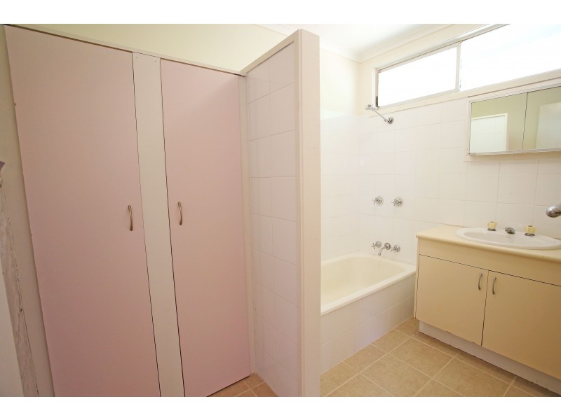 11 Karanya Street, Mount Louisa QLD 4814