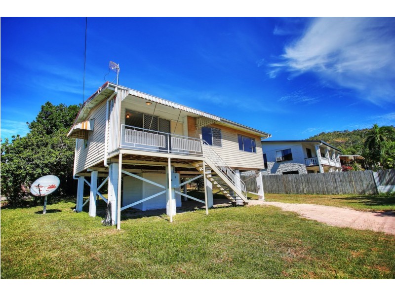 11 Karanya Street, Mount Louisa QLD 4814