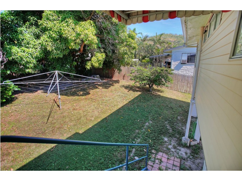 11 Karanya Street, Mount Louisa QLD 4814