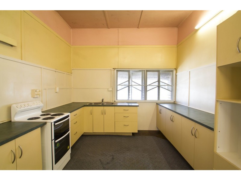 12 Sixth Avenue, South Townsville QLD 4810