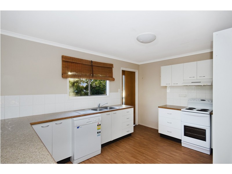 33 Davies Street, Mount Louisa QLD 4814