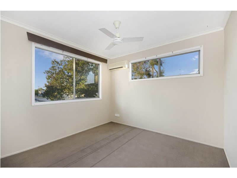 33 Davies Street, Mount Louisa QLD 4814