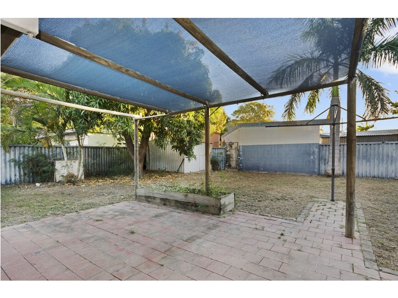 33 Davies Street, Mount Louisa QLD 4814