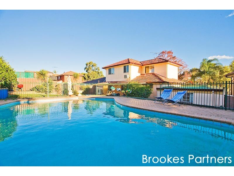 14 Binalong Avenue, Georges Hall NSW 2198