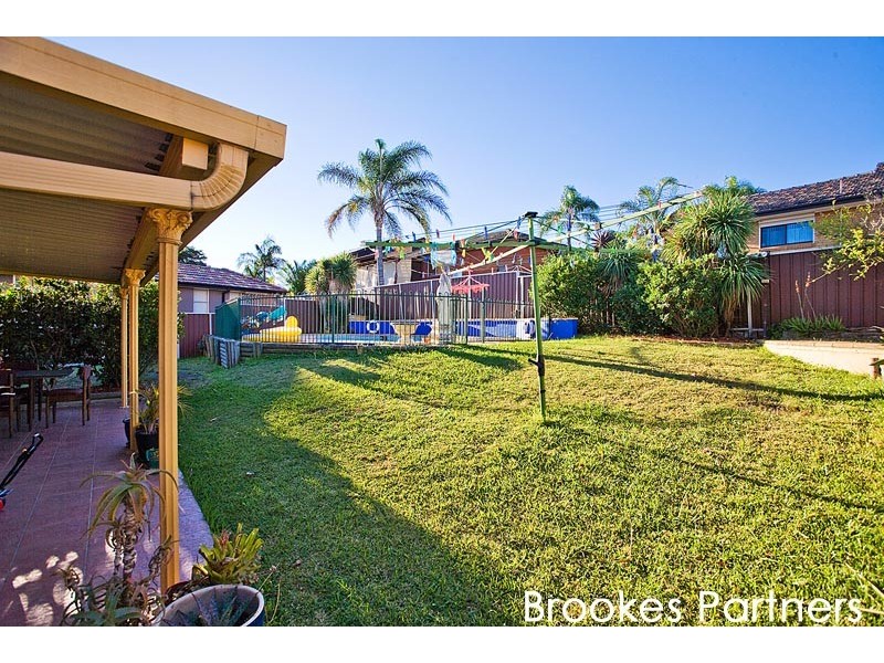 14 Binalong Avenue, Georges Hall NSW 2198