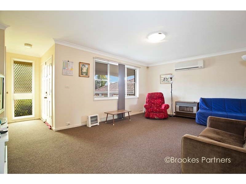 6 Henry Lawson Drive, Peakhurst NSW 2210