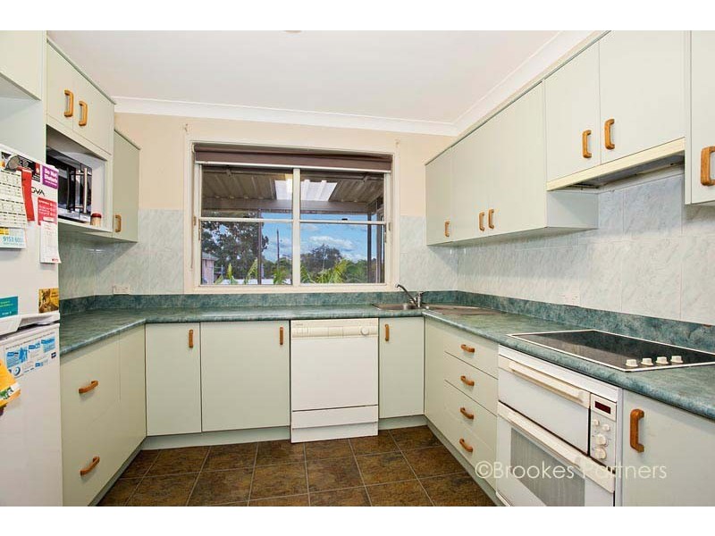 6 Henry Lawson Drive, Peakhurst NSW 2210