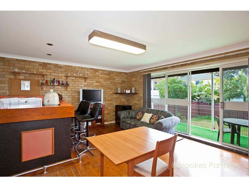 6 Henry Lawson Drive, Peakhurst NSW 2210